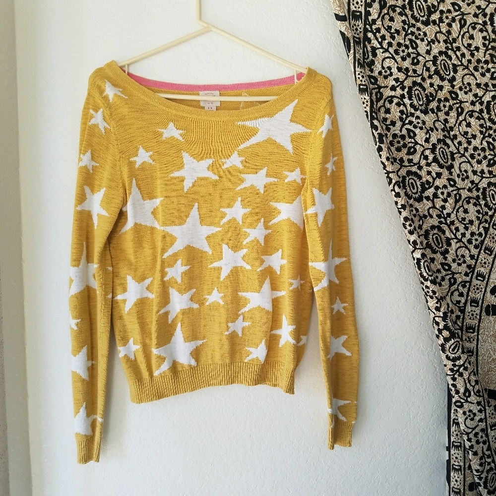 Mustard star print crew neck☄